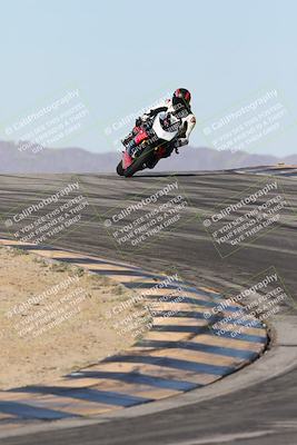 media/Dec-01-2025-Moto Forza (Mon) [[2daa91e15f]]/2-Intermediate Group/Session 2 (Turns 9 and 10)/